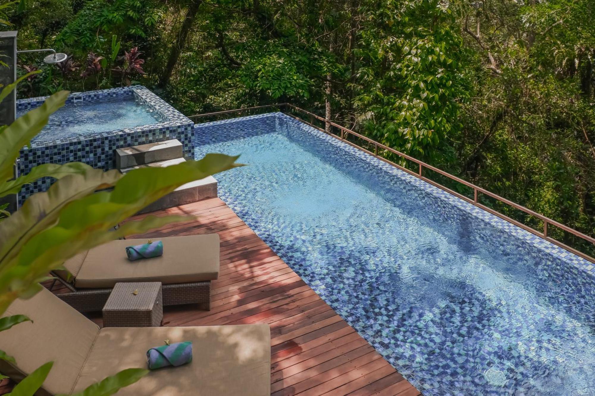 The Sebali Resort Ubud Exterior foto Infinity pool at the resort